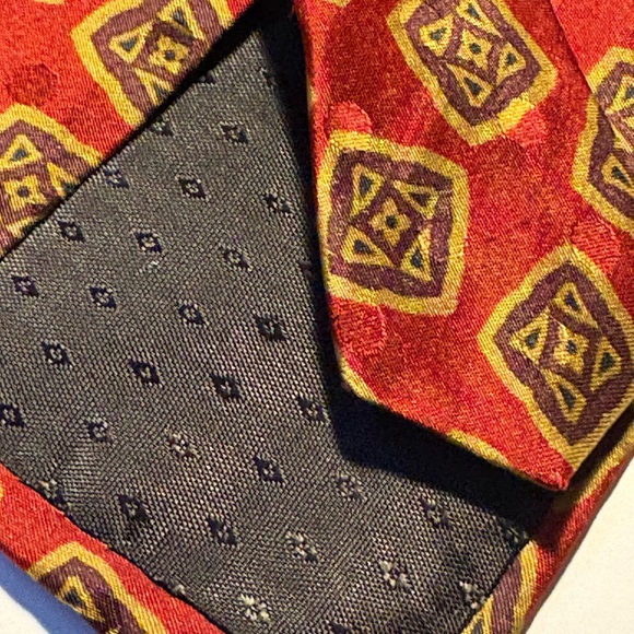 Bugatti Villa men Italian Silk Necktie Red Gold And Black 58”X4”(110)